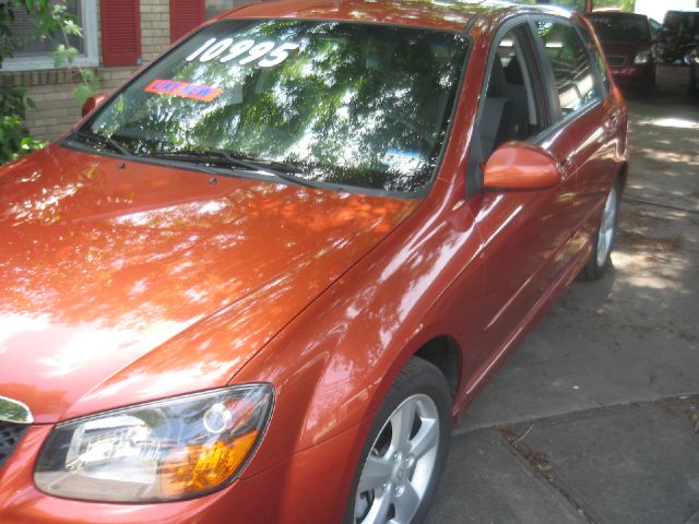 2009 Kia Spectra5 AWD, REAR DVD, Navigation, 3RD ROW, Mem/heat Seats