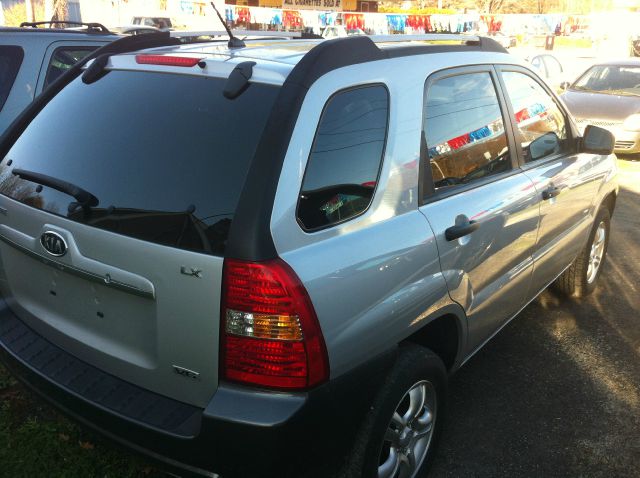 2007 Kia Sportage E350 15 Passanger Van XLT