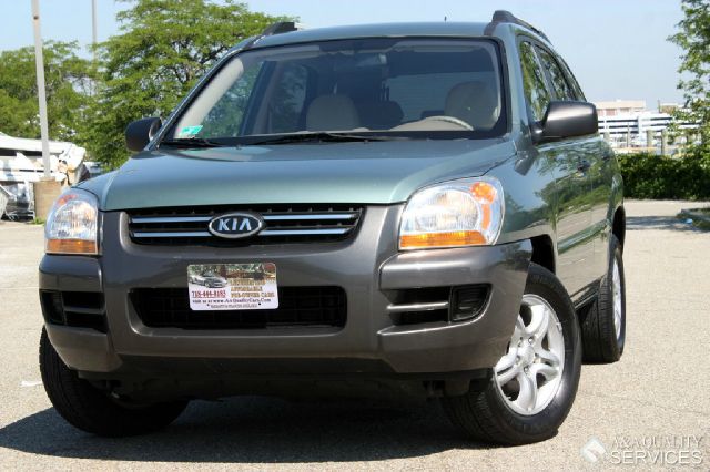 2008 Kia Sportage E350 15 Passanger Van XLT