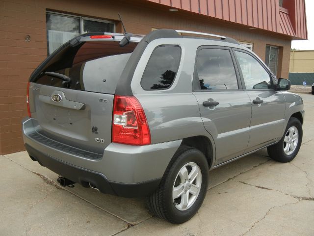 2010 Kia Sportage E350 15 Passanger Van XLT