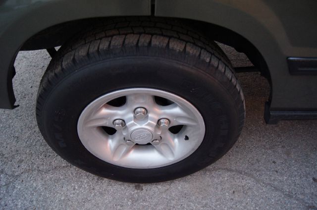 1997 Land Rover Discovery 1500 LS Ext. Cab Sportside