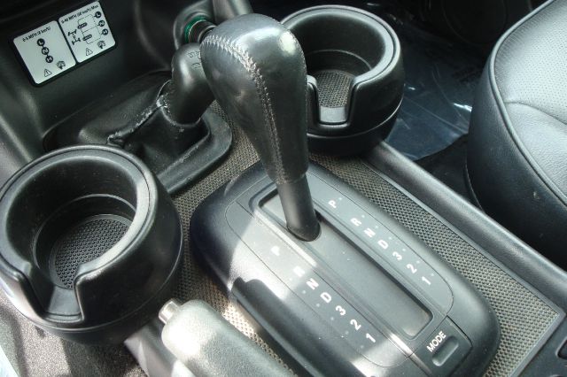 2004 Land Rover Discovery 2.0T Quattro AT