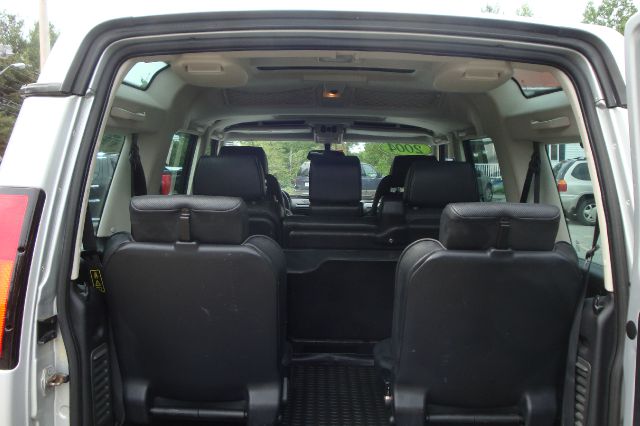 2004 Land Rover Discovery 2.0T Quattro AT