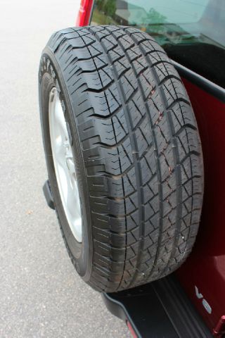 2001 Land Rover Discovery II 1999 Toyota XLE