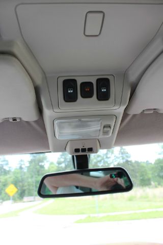 2001 Land Rover Discovery II 1999 Toyota XLE