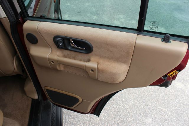 2001 Land Rover Discovery II 1999 Toyota XLE