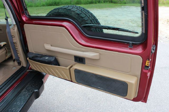 2001 Land Rover Discovery II 1999 Toyota XLE