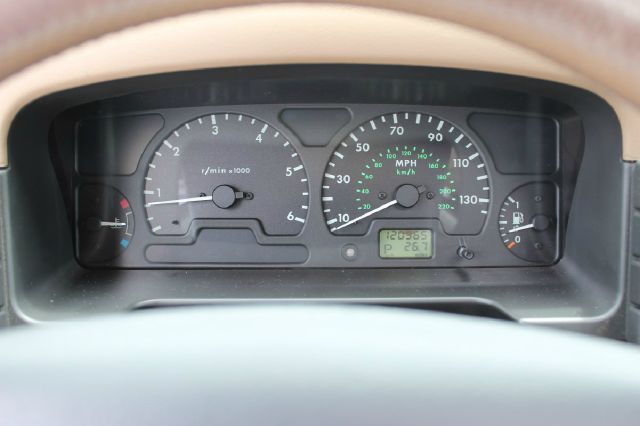 2001 Land Rover Discovery II 1999 Toyota XLE