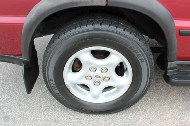 2001 Land Rover Discovery II 1999 Toyota XLE