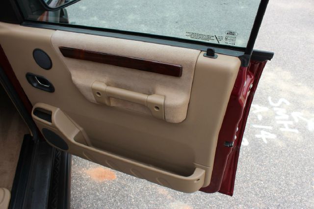 2001 Land Rover Discovery II 1999 Toyota XLE