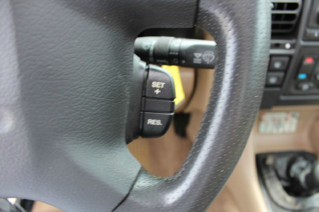 2001 Land Rover Discovery II 1999 Toyota XLE