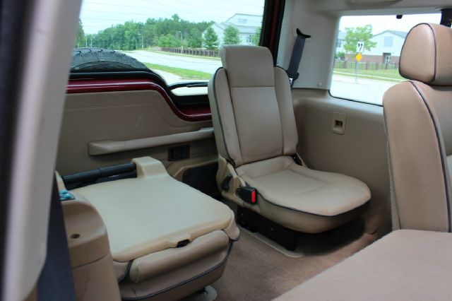 2001 Land Rover Discovery II 1999 Toyota XLE