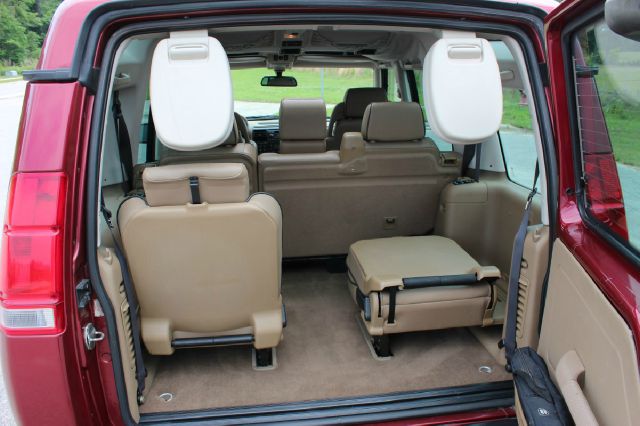 2001 Land Rover Discovery II 1999 Toyota XLE