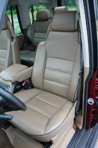 2001 Land Rover Discovery II 1999 Toyota XLE