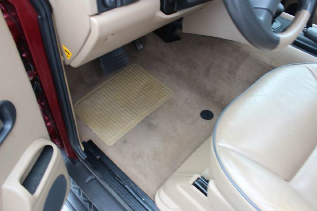 2001 Land Rover Discovery II 1999 Toyota XLE