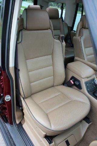 2001 Land Rover Discovery II 1999 Toyota XLE