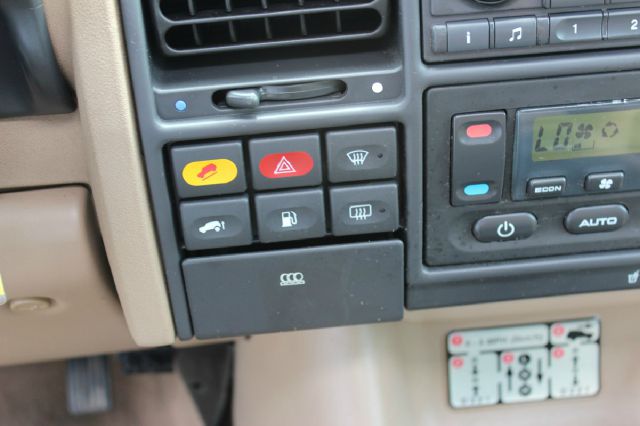 2001 Land Rover Discovery II 1999 Toyota XLE