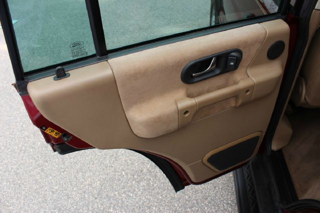 2001 Land Rover Discovery II 1999 Toyota XLE