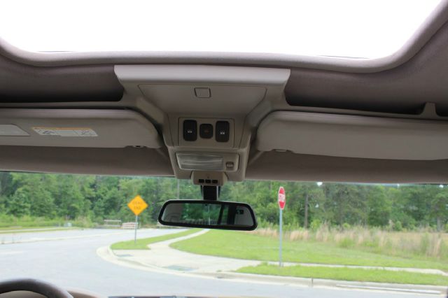 2001 Land Rover Discovery II 1999 Toyota XLE