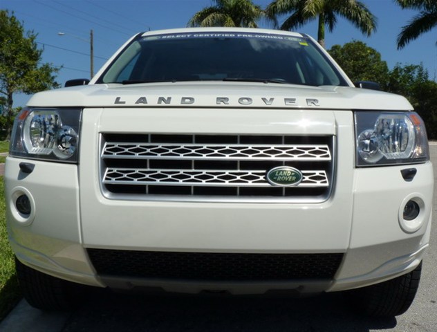2008 Land Rover LR2 LTZ 4WD Crew Cab Z71 W/sunroof Nav 18s