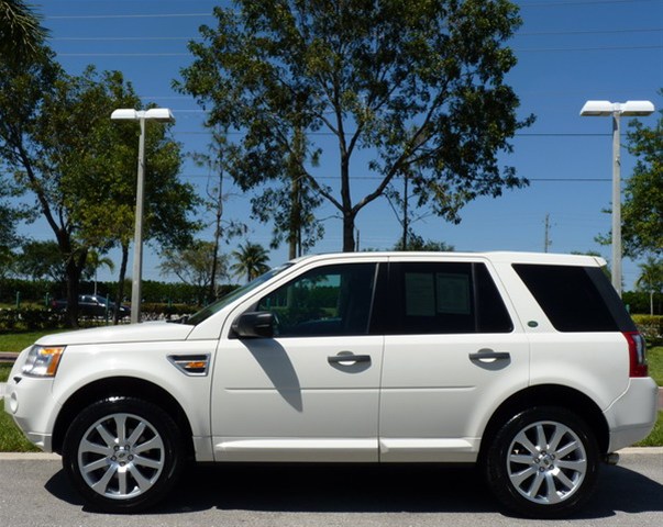 2008 Land Rover LR2 LTZ 4WD Crew Cab Z71 W/sunroof Nav 18s