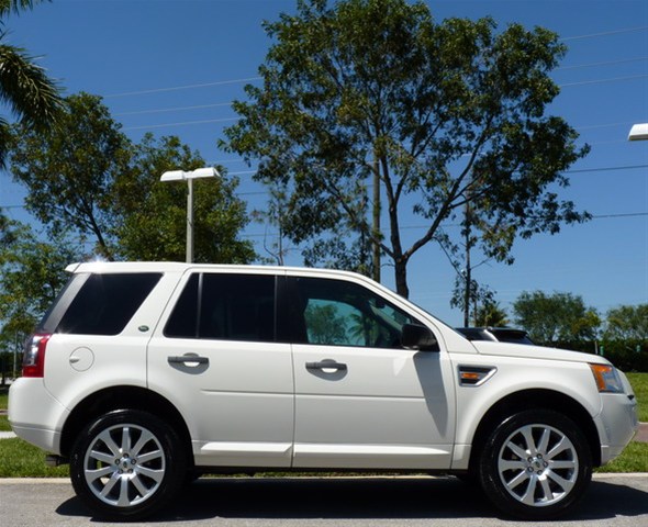 2008 Land Rover LR2 LTZ 4WD Crew Cab Z71 W/sunroof Nav 18s