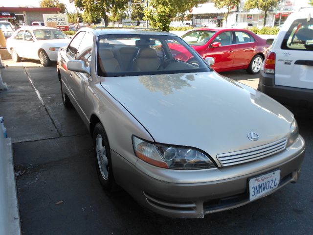 1995 Lexus ES 300 Base