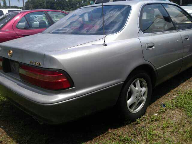 1995 Lexus ES 300 Base