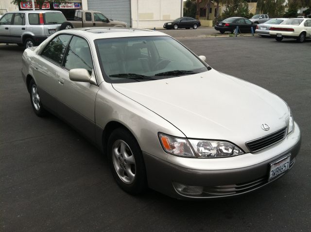 1997 Lexus ES 300 Base