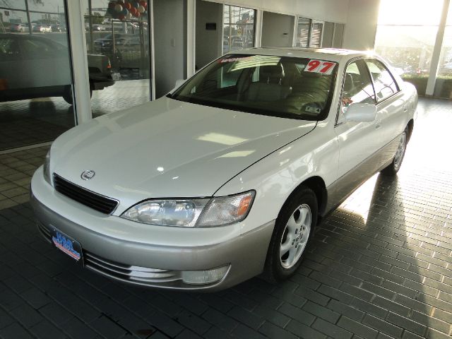1997 Lexus ES 300 Base