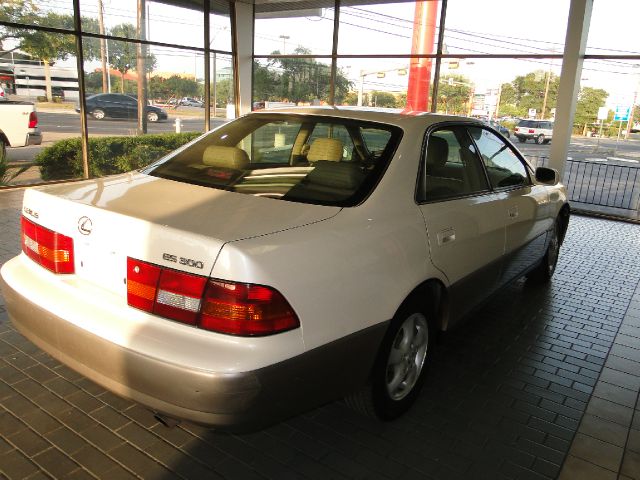 1997 Lexus ES 300 Base