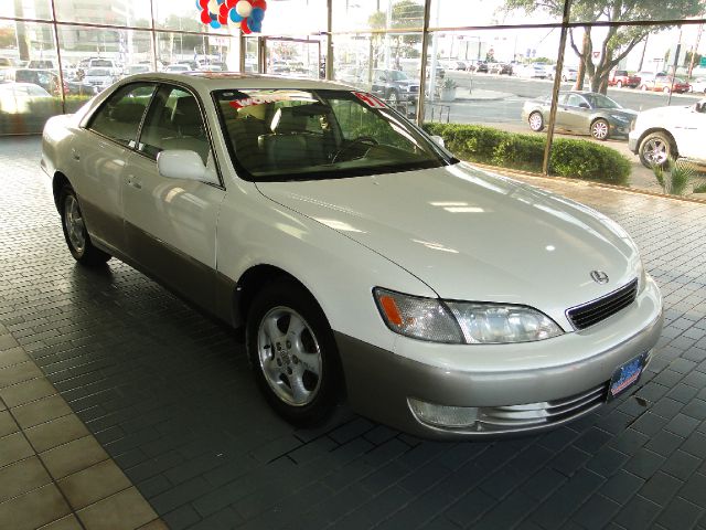 1997 Lexus ES 300 Base