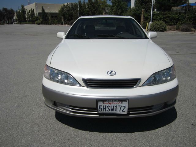1997 Lexus ES 300 Base
