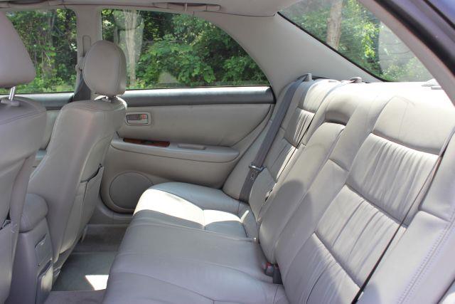 1997 Lexus ES 300 L.T. 4-w.d. 5.3L