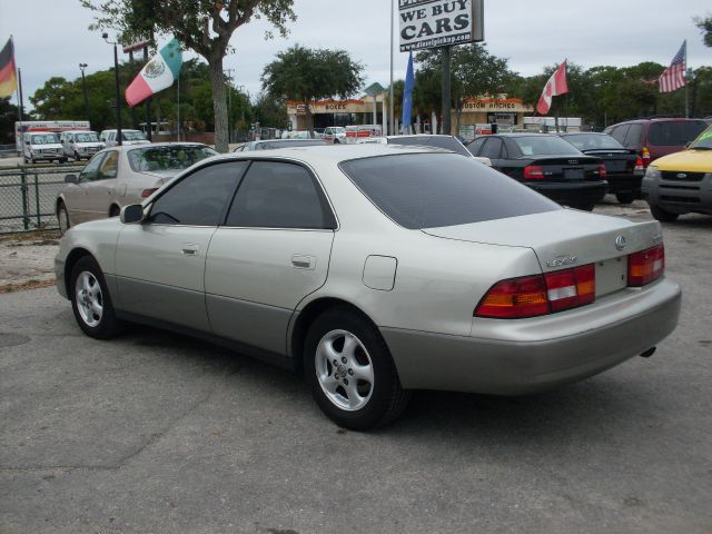 1997 Lexus ES 300 Base