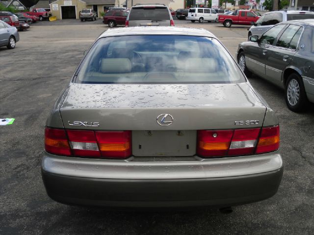1997 Lexus ES 300 Base