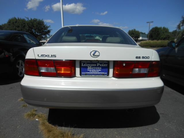 1998 Lexus ES 300 Base