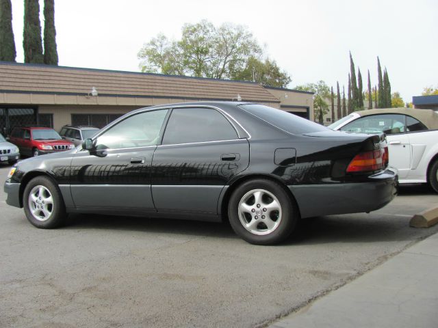 1998 Lexus ES 300 Base