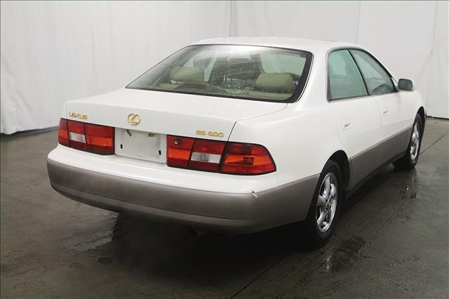 1998 Lexus ES 300 Base