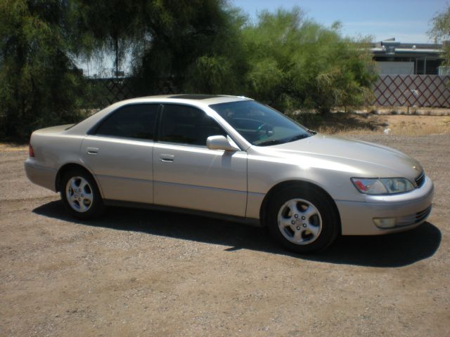1998 Lexus ES 300 L.T. 4-w.d. 5.3L