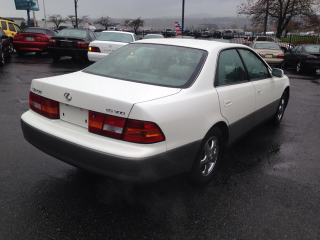 1998 Lexus ES 300 Base
