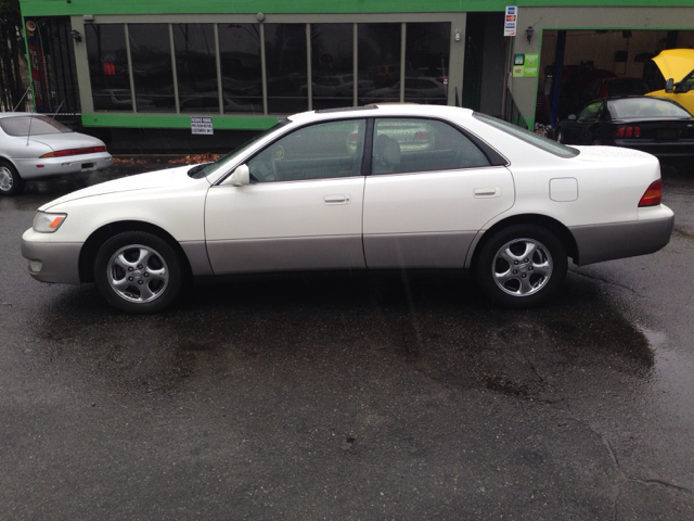 1998 Lexus ES 300 Base