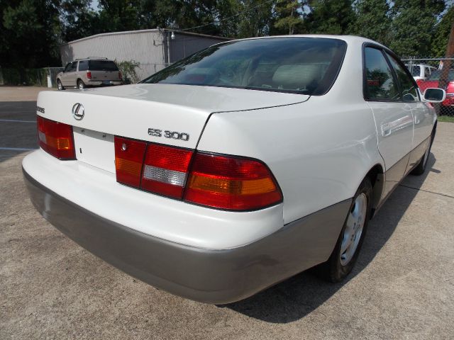 1998 Lexus ES 300 Base