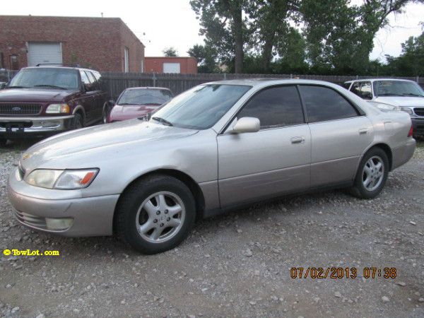 1998 Lexus ES 300 Base