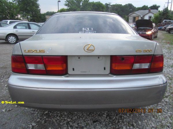 1998 Lexus ES 300 Base
