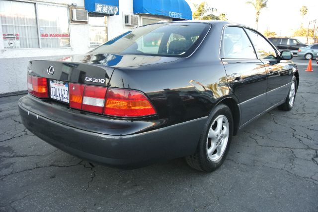 1998 Lexus ES 300 Base