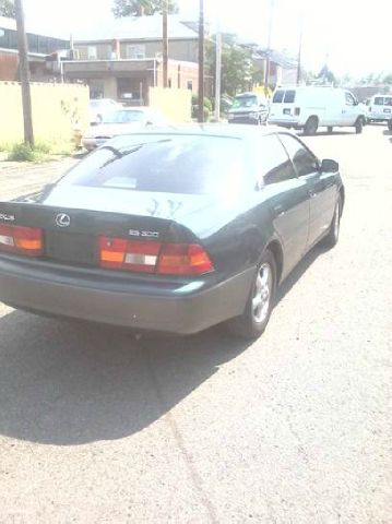 1998 Lexus ES 300 Base