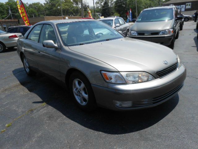 1999 Lexus ES 300 Base