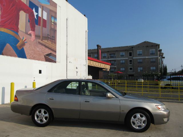 1999 Lexus ES 300 Base