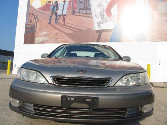1999 Lexus ES 300 Base